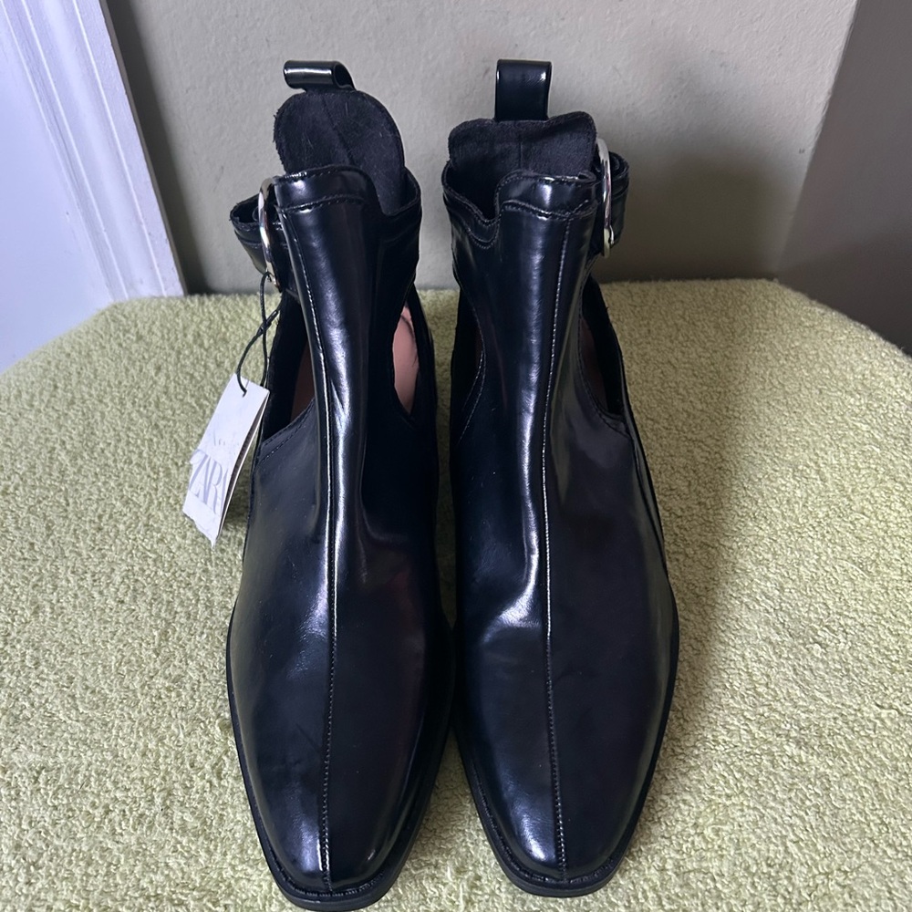 NWT Zara Sleek Black Ankle Booties Sz 9 - Picture 2 of 14